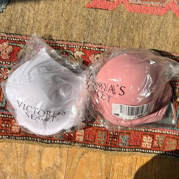 Victoria’s Secret bras 36d - Picture 1 of 2